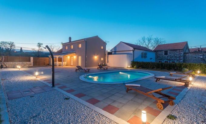 Donje Rastane Villa | Villa Elm, 3 bedrooms, 2 bathrooms, private pool, large garden, wi-fi, privacy