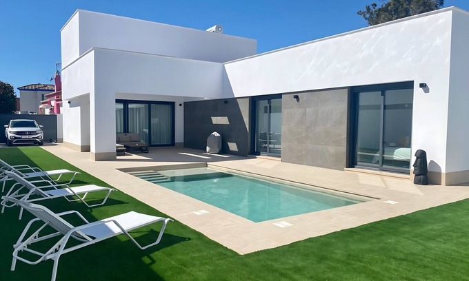 Poblado Sancti Petri House | Villa Tres Mares
