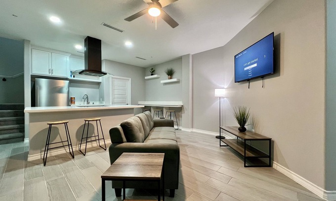 Brownsville Condo | Villa Escondida #2 -2BD- Straight Shot to SpaceX!