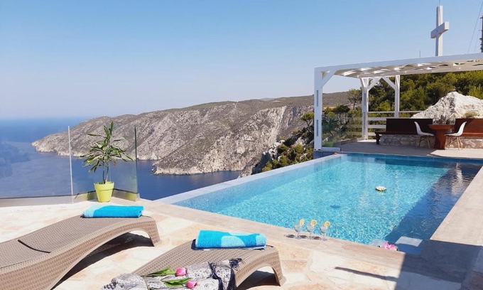 Kambi Villa | Villa Esperia