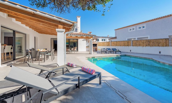 Urbanitzacio Gotmar Villa | Villa Evas- Serene retreat