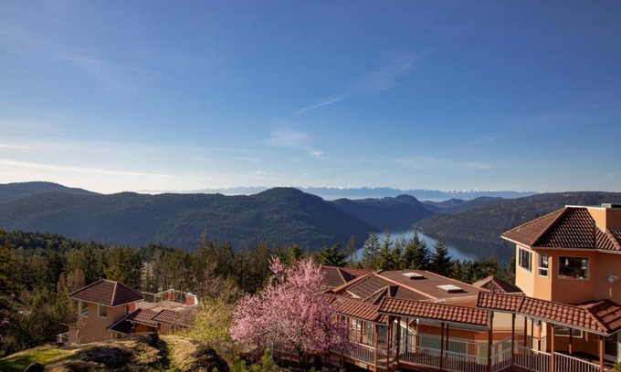 Malahat Resort | Villa Eyrie Resort