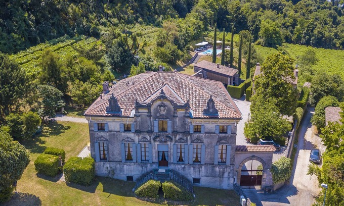 Colognola ai Colli Apartment | Villa Faccioli Limone With Shared Pool, Colognola ai Colli, Italy