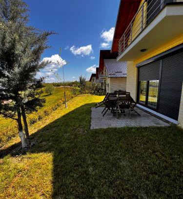 Komoran Villa | Villa Famijate JETA