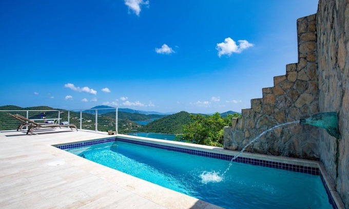 Estate Carolina House | Villa FantaSea - Modern, 2 King Suites w/Pool