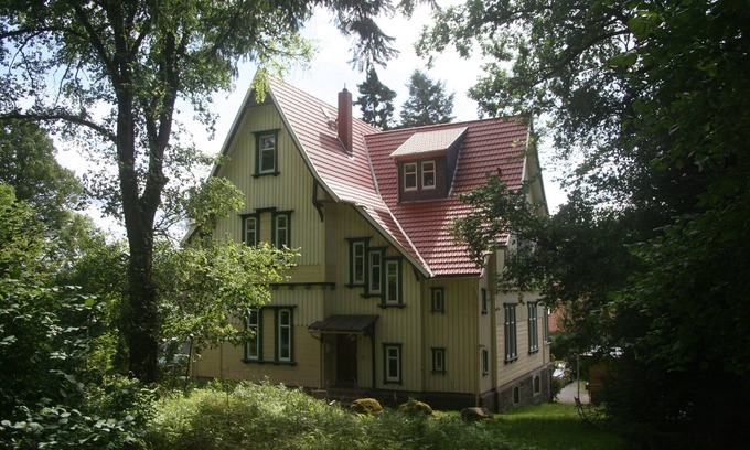 Schierke Villa | Villa 'Ferienwohnung Kleine Hexe' with Shared Terrace, Shared Garden and Wi-Fi