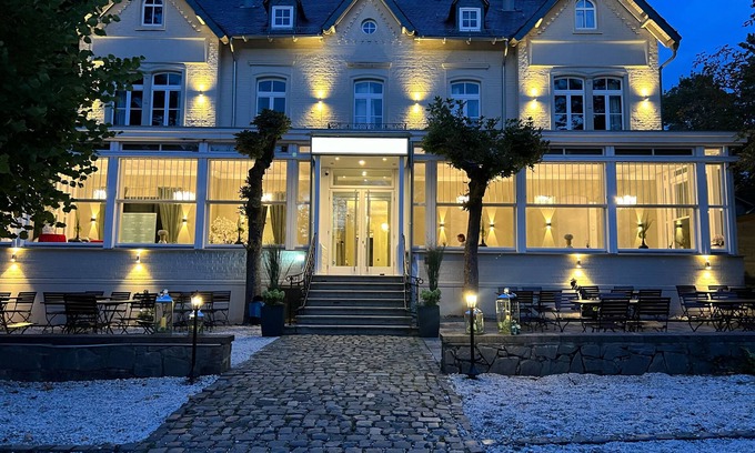 Koenigswinter Hotel | VILLA FIRST im Sophienhof