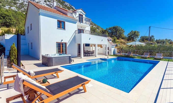 Gata Villa | Villa Flora with 53 sqm private pool, jacuzzi, sauna, Cinema room and 4 en-suite bedrooms