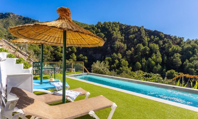 Competa Villa | Villa Flower - Two Bedroom Villa, Sleeps 4