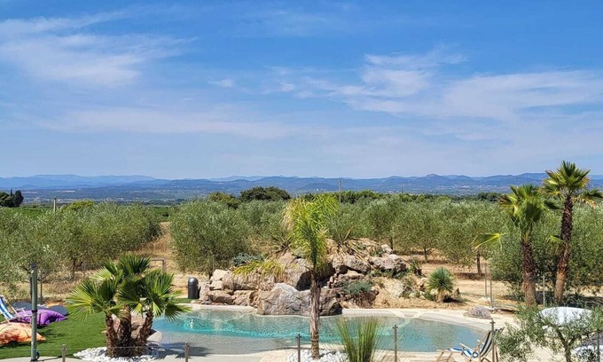 Montagnac Villa | Villa for 4 people "L'Amandier" Lagoon pool to share