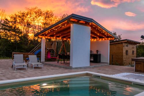 Karlovac Villa | Villa Forestview