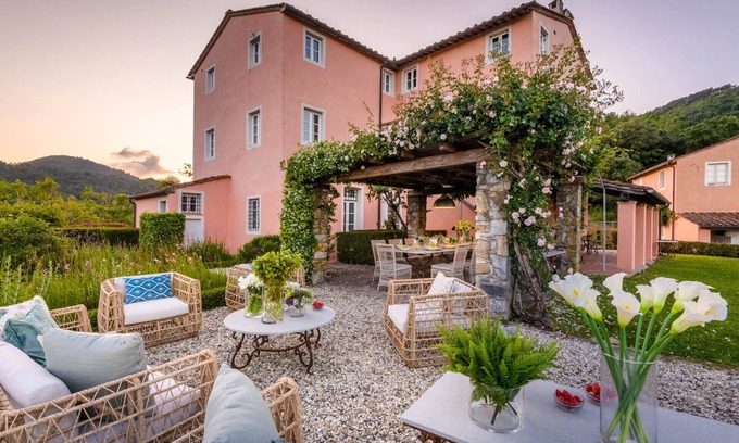 Vicopelago Villa | Villa Francigena Luxury 10 bedroom Farmhouse Villa