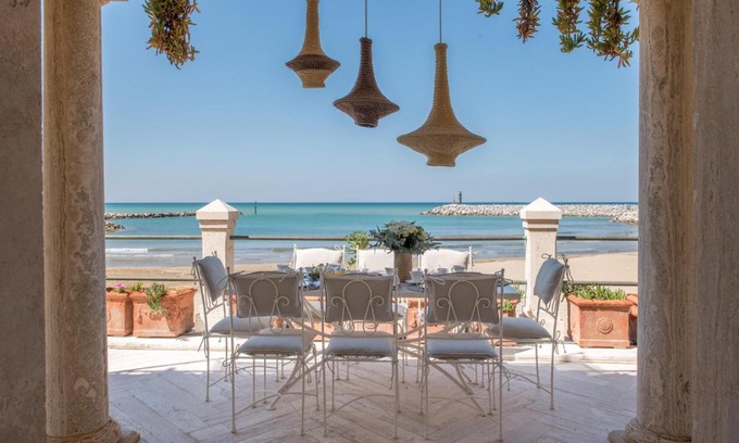 San Vincenzo Villa | Villa Galatea