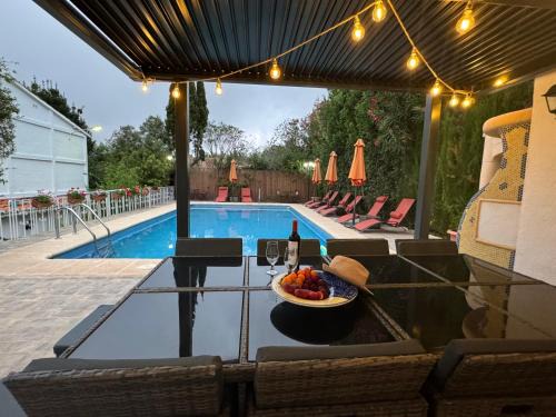 La Drova Villa | Villa GAN EDEN