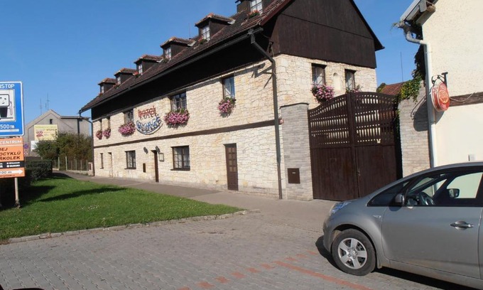 Revnicov House | Villa George