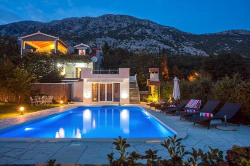 Gata Villa | Villa Golden Garden with 50sqm private pool