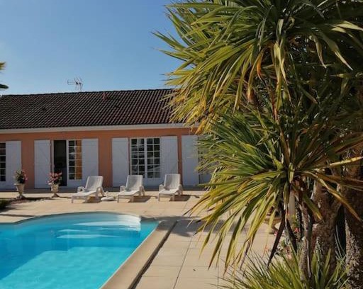 Ludon-Medoc Villa | Villa grand communal, piscine, 18km de Bordeaux