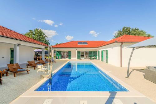 Prolozac Villa | Villa Great Escape