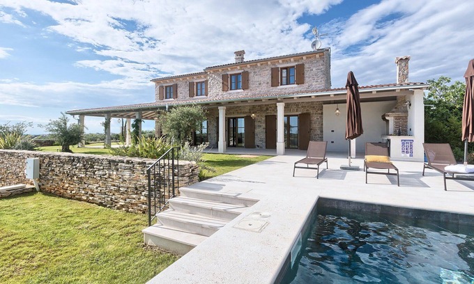 Finida Villa | Villa Green Hacienda with Pool