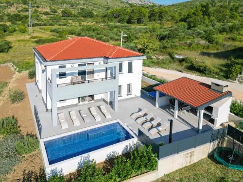 Srinjine Villa | villa green valley