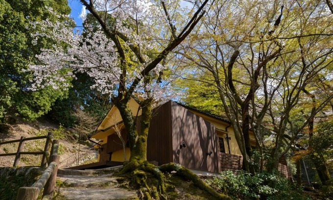 Itsukushima House | Villa Hamorebi
