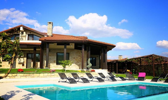 Osenovo Villa | Villa Heaven Hills