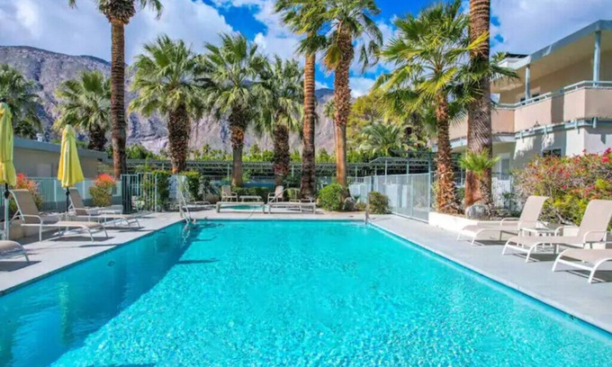 Old Las Palmas Condo | Villa Hermosa Getaway-Walk to Downtown