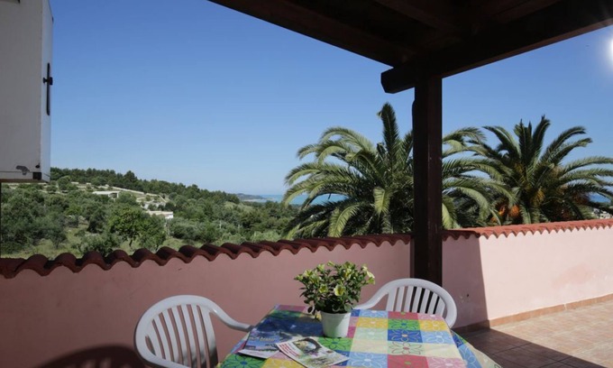 Defensola Apartment | Villa Hibiscus - Panoramic studio for 2 people in a villa with pool