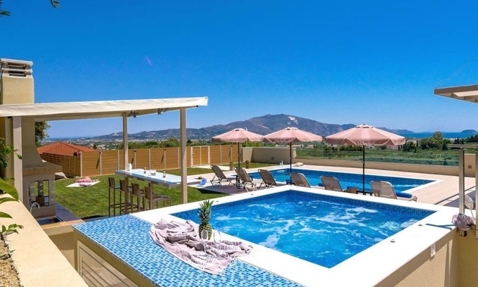 Laganas Villa | Villa Hill, 2 bedroom villa with breathtakig view and private pool!