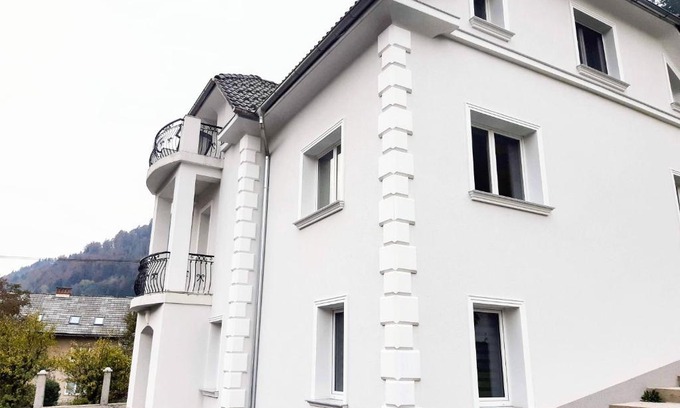 Jesenice Apartment | Villa Hillside Apartment