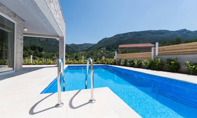 Pitve Villa | Villa Hvar Beauty with Swimming Pool