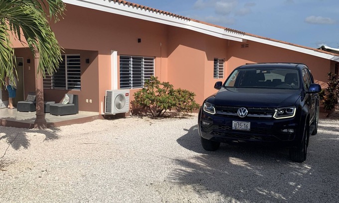 Daniel House | Villa Iguana complete with car SUV