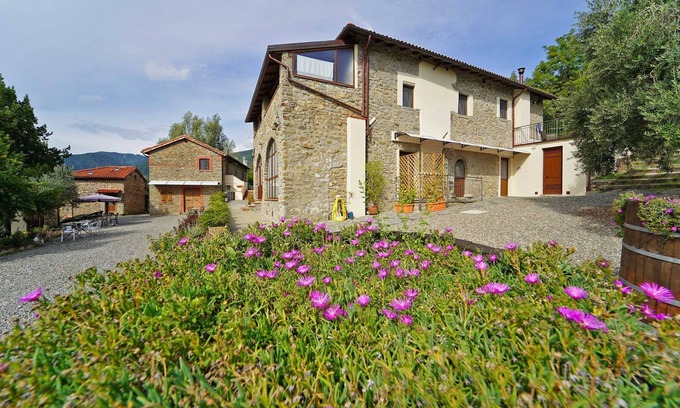 Pontremoli Villa | VILLA ILENIA 24pax, Restaurant, Large Pool, Free WI-FI, near to Cinque Terre