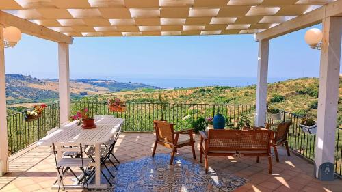 Sciacca House | villa immersa in oliveto vista mare