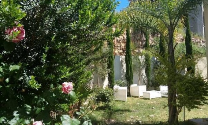 Isfiya Villa | Villa in a natural grovea