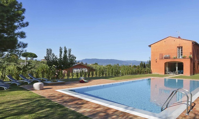 Cascine-La Croce Villa | Villa in Colle Di Compito with 3 bedrooms sleeps 6