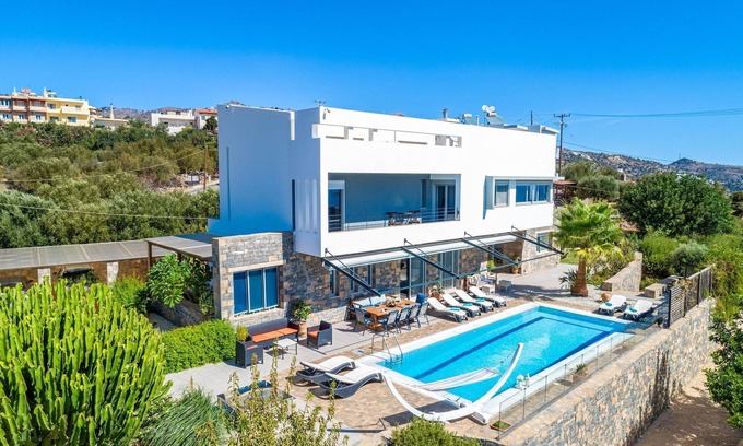 Katsikia House | Villa in Crete with Private Pool & BBQ