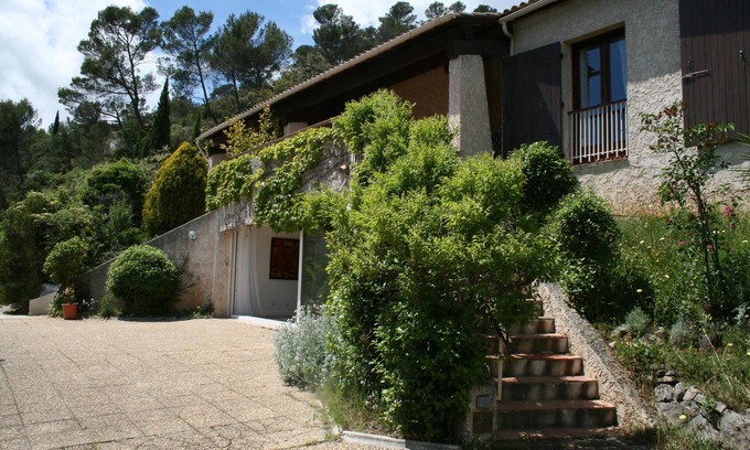 Meounes-les-Montrieux Apartment | Villa in Provence cote d'azur with private swimming pool & breathtaking views