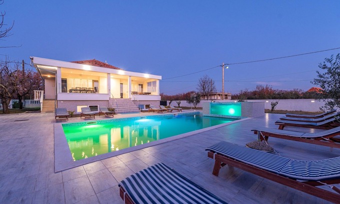 Galovac House | Villa in Galovac with Pool near Zadar
