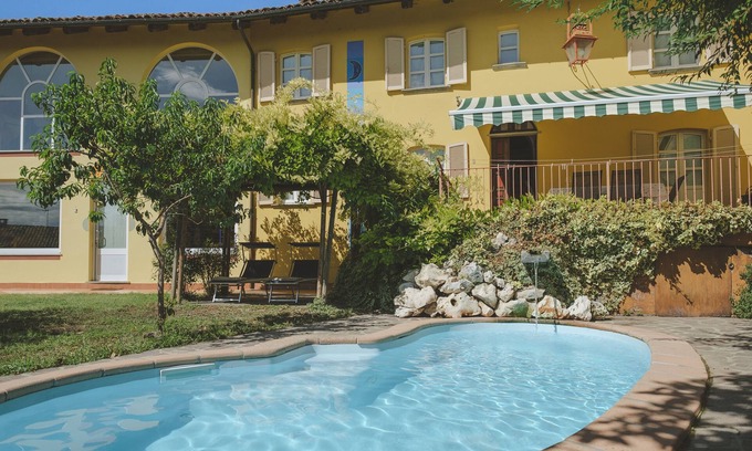 Castagnole delle Lanze Villa | Villa in the Langhe area