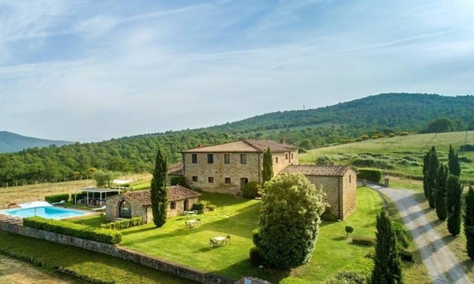 Rapale Villa | Villa in Rapale with 9 bedrooms sleeps 20