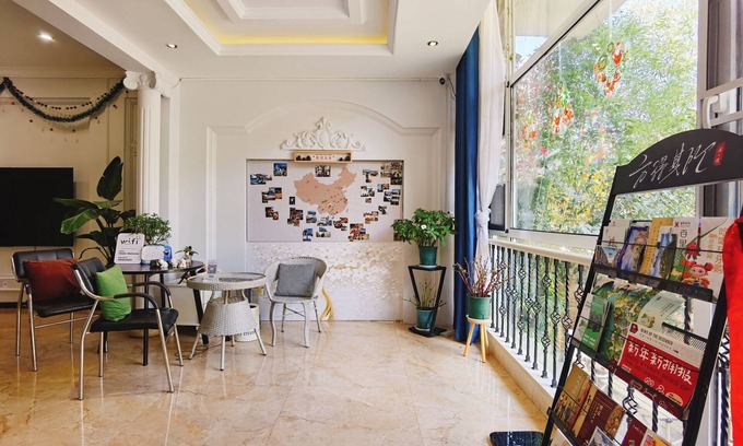 Huaxi Bed & Breakfast | Villa in the park