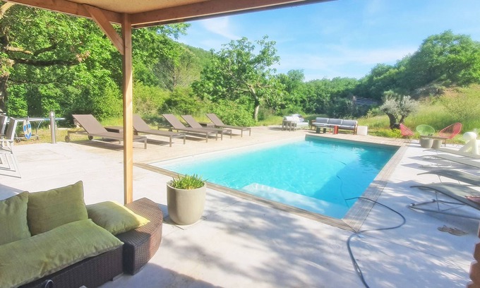 Puygiron Villa | Villa in the woods 6 bedrooms 12/15 people jacuzzi hammam private heated pool