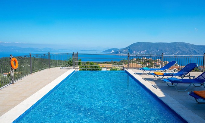 Katsarata Villa | Villa Ireni Fiskardo by Villa Plus