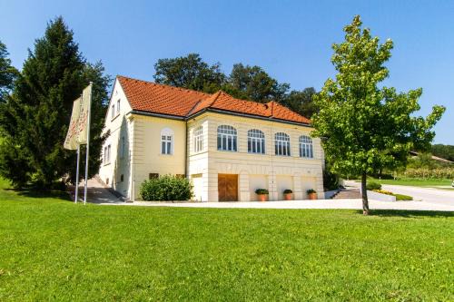 Bizeljsko Villa | Villa Istenič