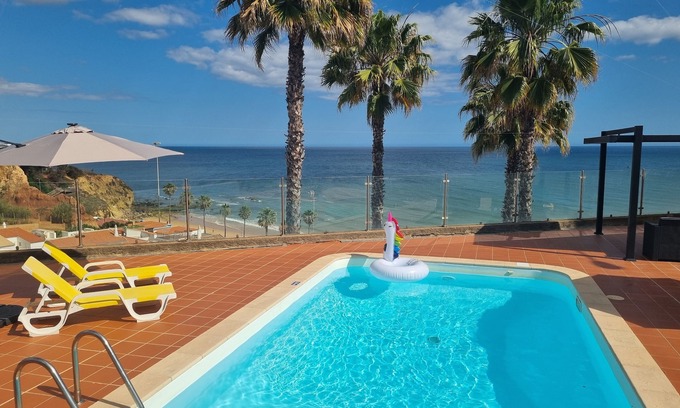 Olhos D'Agua Villa | Villa Jarmelo, Nice House 50 m Beach, Good Sea View, Pool, Garden, AC, wifi 5G