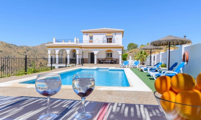 Vinuela Villa | Villa Jazmín Viñuela by Ruralidays