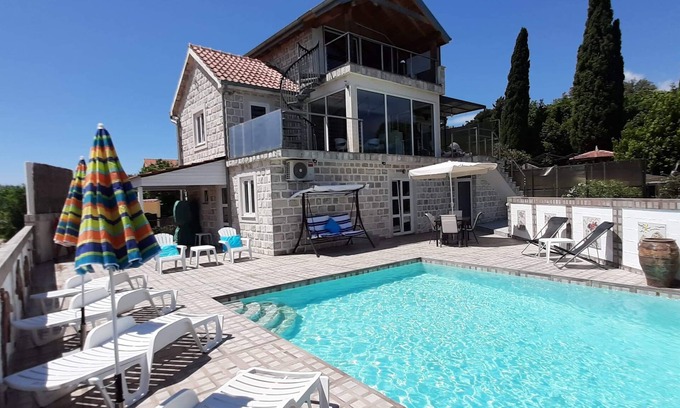 Durasevici Villa | Villa Josephina luxury 4 bedroom villa with private solar heated pool.