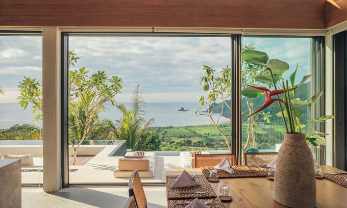 Praya Barat Villa | Villa Kami at Tampah Hills