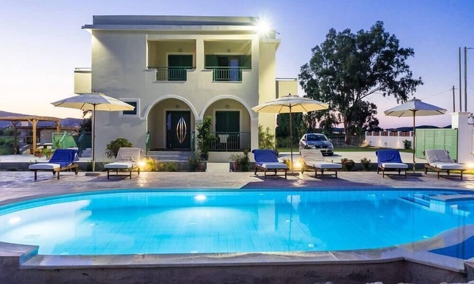 Gaitanion Villa | Villa Kampos
